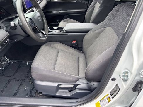 Used 2025 Toyota Camry LE FWD image 18
