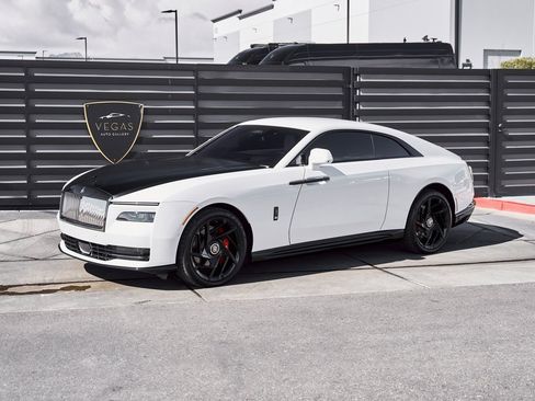 Used 2025 Rolls-Royce Spectre Black Badge image 6