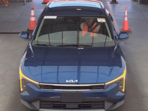 Used 2025 Kia K4 EX FWD image 2