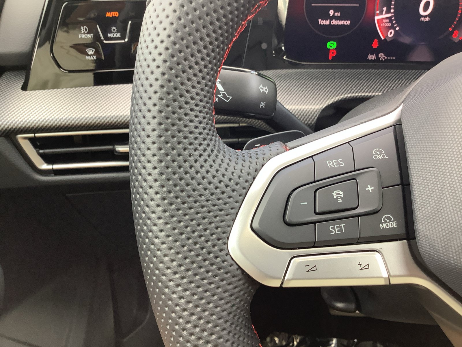 New 2026 Volkswagen GTI SE FWD image 27