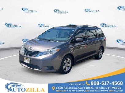 Used 2011 Toyota Sienna LE w/ Towing Pkg