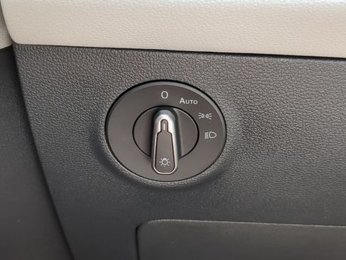 Certified 2025 Volkswagen Taos S FWD image 23