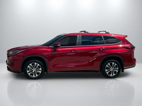 Certified 2026 Toyota Highlander XLE AWD/4WD image 8