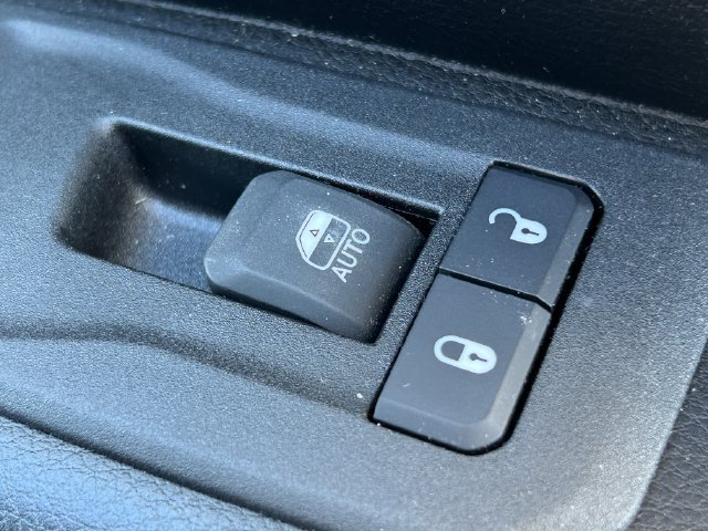 Used 2025 RAM 1500 Tradesman AWD/4WD image 32