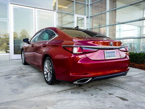 Used 2020 Lexus ES 350 Ultra Luxury w/ Accessory Package 2 FWD image 10