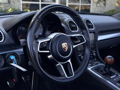 Used 2017 Porsche 718 Boxster S RWD image 31