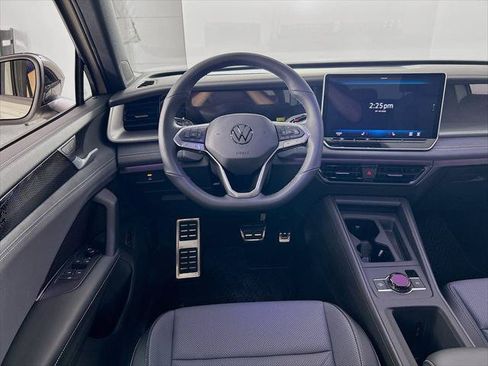 New 2026 Volkswagen Tiguan SE R-Line AWD/4WD image 22
