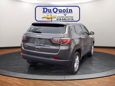 Used 2023 Jeep Compass Sport image 2