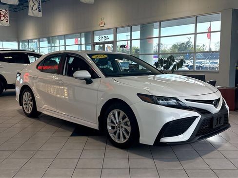 Used 2024 Toyota Camry SE FWD image 1
