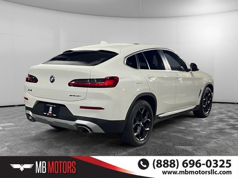 Used 2022 BMW X4 xDrive30i AWD/4WD image 3