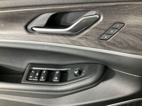 Used 2023 Jeep Grand Cherokee 4WD 4xe w/ Luxury Tech Group II image 14