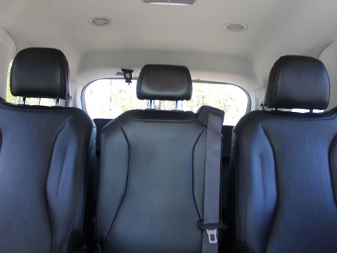 Certified 2024 Kia Carnival LX image 41