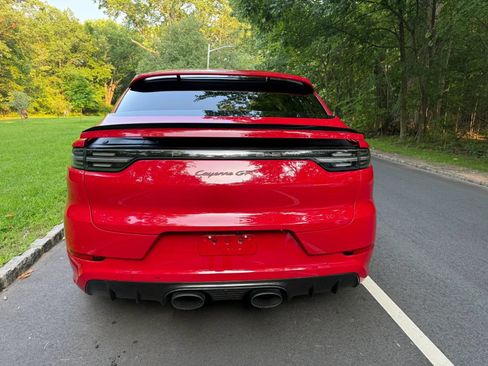 Used 2021 Porsche Cayenne GTS AWD/4WD image 8