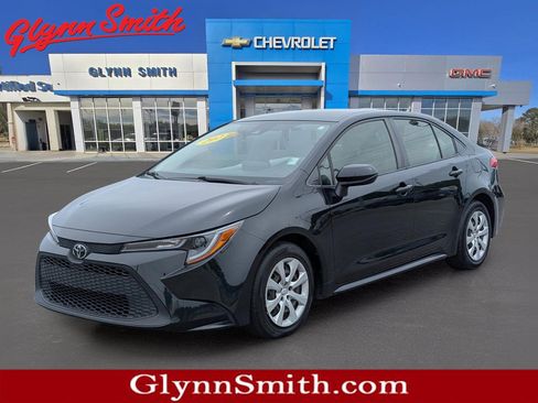 Used 2022 Toyota Corolla LE FWD image 1