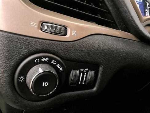 Used 2017 Jeep Cherokee Latitude image 31