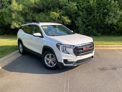 Used 2024 GMC Terrain SLE w/ Driver Convenience Package