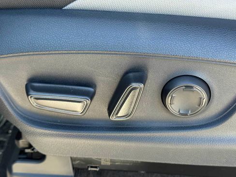 New 2025 Toyota Tacoma TRD Off-Road image 10