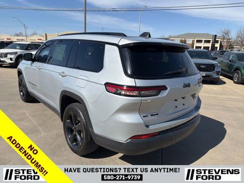 Used 2023 Jeep Grand Cherokee L Laredo image 9