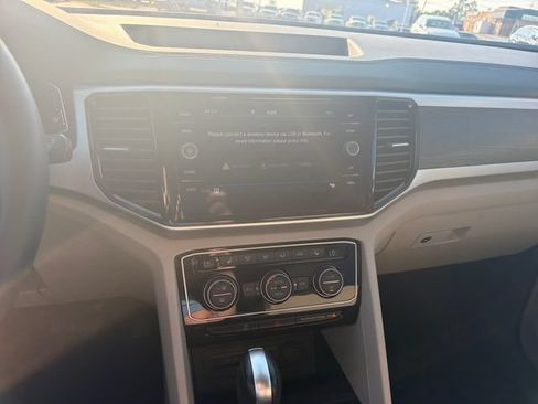 Certified 2023 Volkswagen Atlas SE w/ Panoramic Sunroof Package AWD/4WD image 19