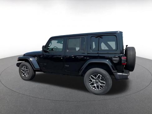 Used 2025 Jeep Wrangler Unlimited Sahara AWD/4WD image 10
