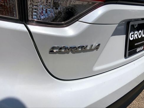 Used 2025 Toyota Corolla LE FWD image 30