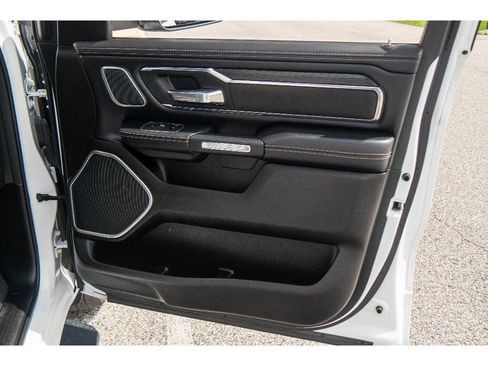 Used 2024 RAM 1500 Laramie AWD/4WD image 17