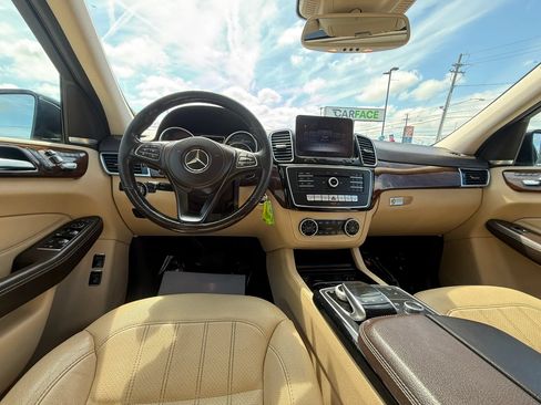 Used 2019 Mercedes-Benz GLS 450 4MATIC image 26