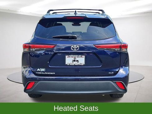 Used 2023 Toyota Highlander XLE image 6