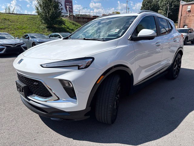 Used 2024 Buick Encore GX Sport Touring w/ Experience Buick Package AWD/4WD image 5