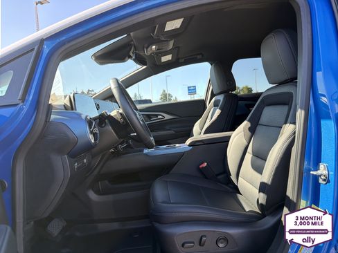 Used 2024 Chevrolet Equinox EV LT w/ LPO, Blackout Package AWD/4WD image 9