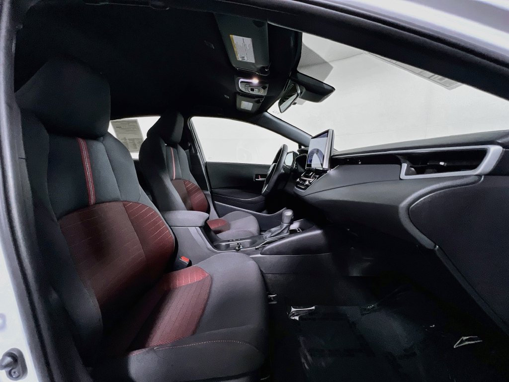 Used 2026 Toyota Corolla SE w/ SE Package FWD image 28