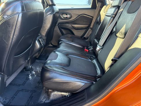 Used 2015 Jeep Cherokee Trailhawk w/ Comfort/Convenience Group image 13