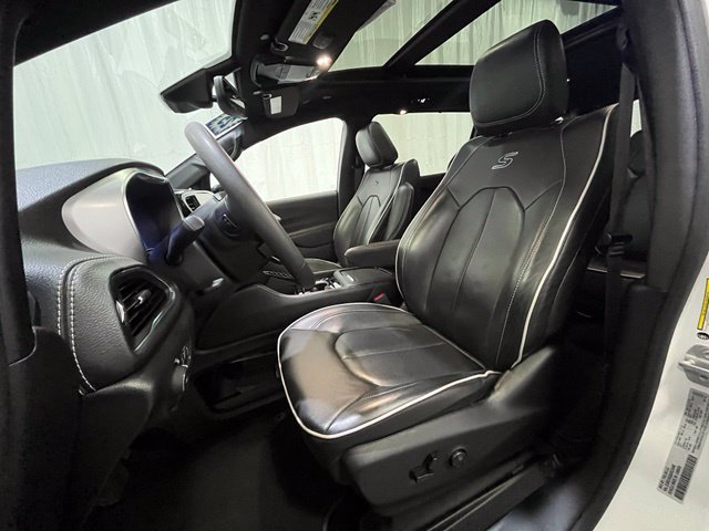 Used 2025 Chrysler Pacifica Limited FWD image 11