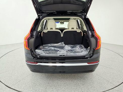 New 2026 Volvo XC90 T8 Ultra w/ Protection Package AWD/4WD image 19