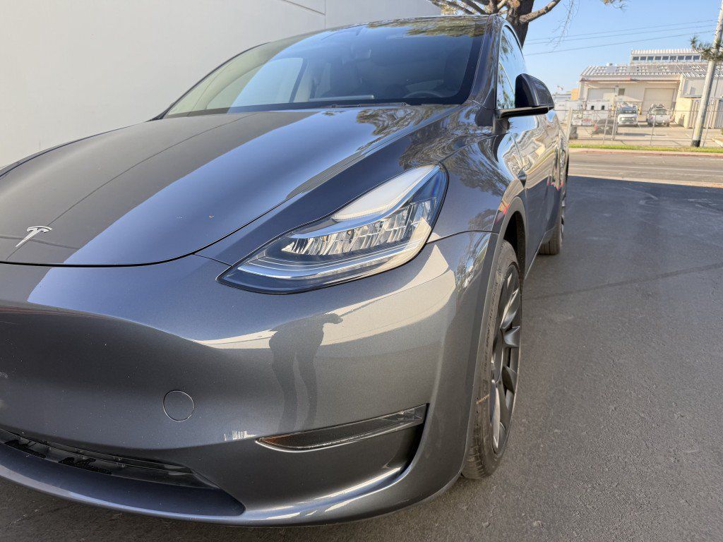 Used 2023 Tesla Model Y Long Range AWD/4WD image 5