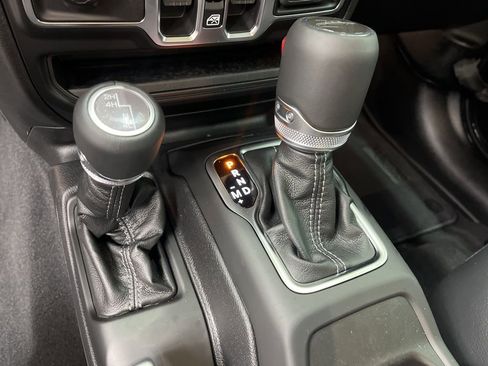 New 2026 Jeep Gladiator Sport image 17