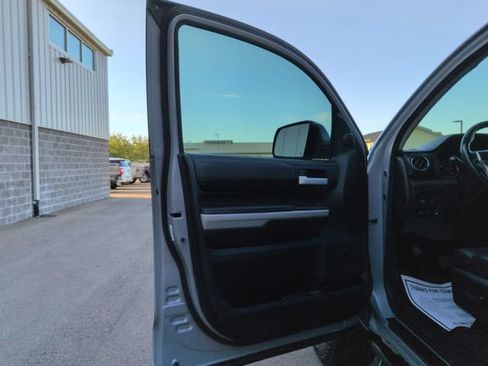Used 2018 Toyota Tundra Limited w/ Limited Premium Package AWD/4WD image 10