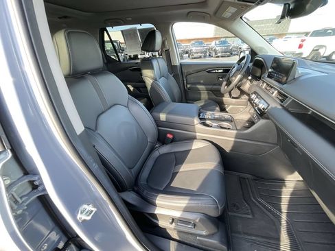 Used 2025 Honda Pilot Touring image 28