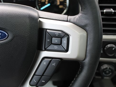 Used 2018 Ford F150 Lariat w/ Equipment Group 501A Mid AWD/4WD image 15