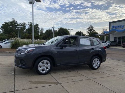 Used 2023 Subaru Forester AWD/4WD image 6
