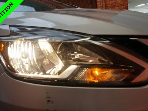 Certified 2019 Nissan Sentra SV w/ Special Edition Package image 59