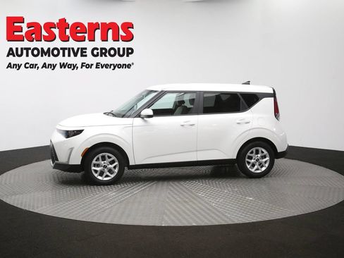 Used 2025 Kia Soul LX FWD image 57