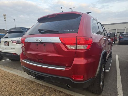 Used 2011 Jeep Grand Cherokee Overland image 3