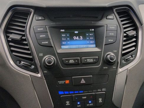 Used 2015 Hyundai Santa Fe GLS image 28