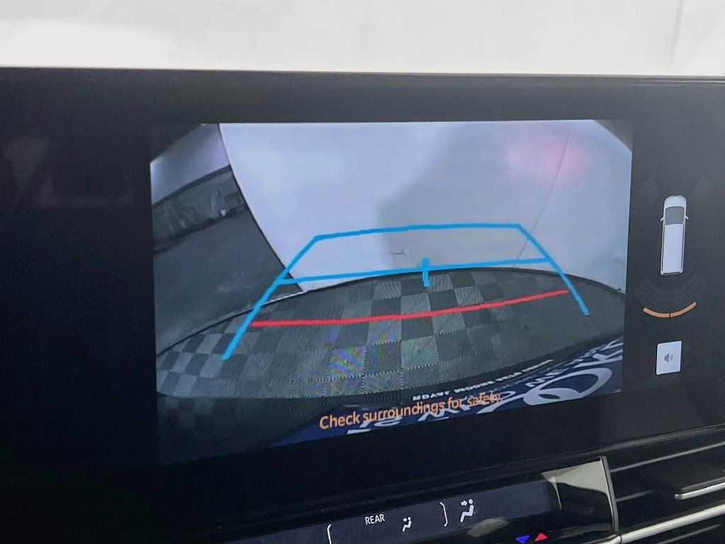 Certified 2026 Toyota Sienna XLE FWD image 12