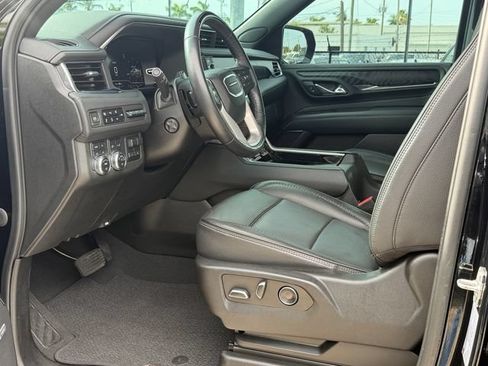 Used 2023 GMC Yukon XL Denali w/ Advanced Technology Package AWD/4WD image 13