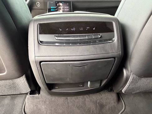 Used 2025 Cadillac Escalade ESV Sport w/ Touring Package AWD/4WD image 18