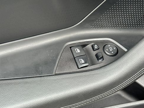 Used 2025 BMW 230i Coupe w/ Convenience Package image 13