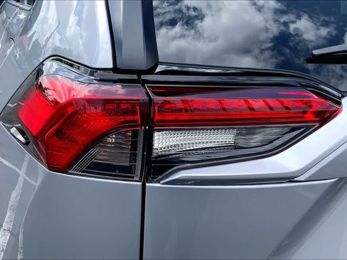 Used 2025 Toyota RAV4 XLE w/ Convenience Package FWD image 28