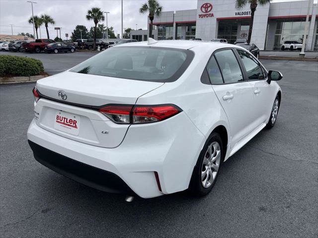 Certified 2025 Toyota Corolla LE FWD image 5